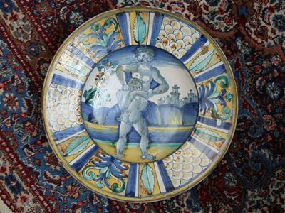 Piatto da Parata in Maiolica, Pesaro o Urbino 1560 Circa