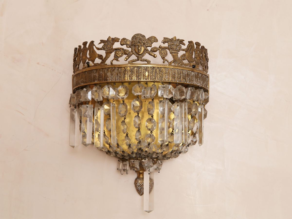 Coppia di Applique a Mezzaluna in Bronzo Dorato e Cristallo