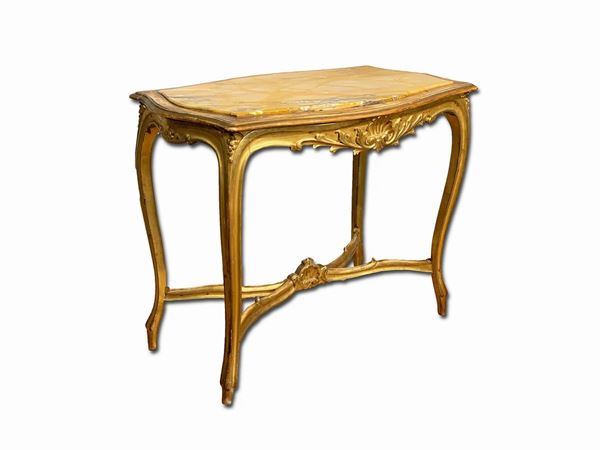 Tavolino in legno intagliato e dorato