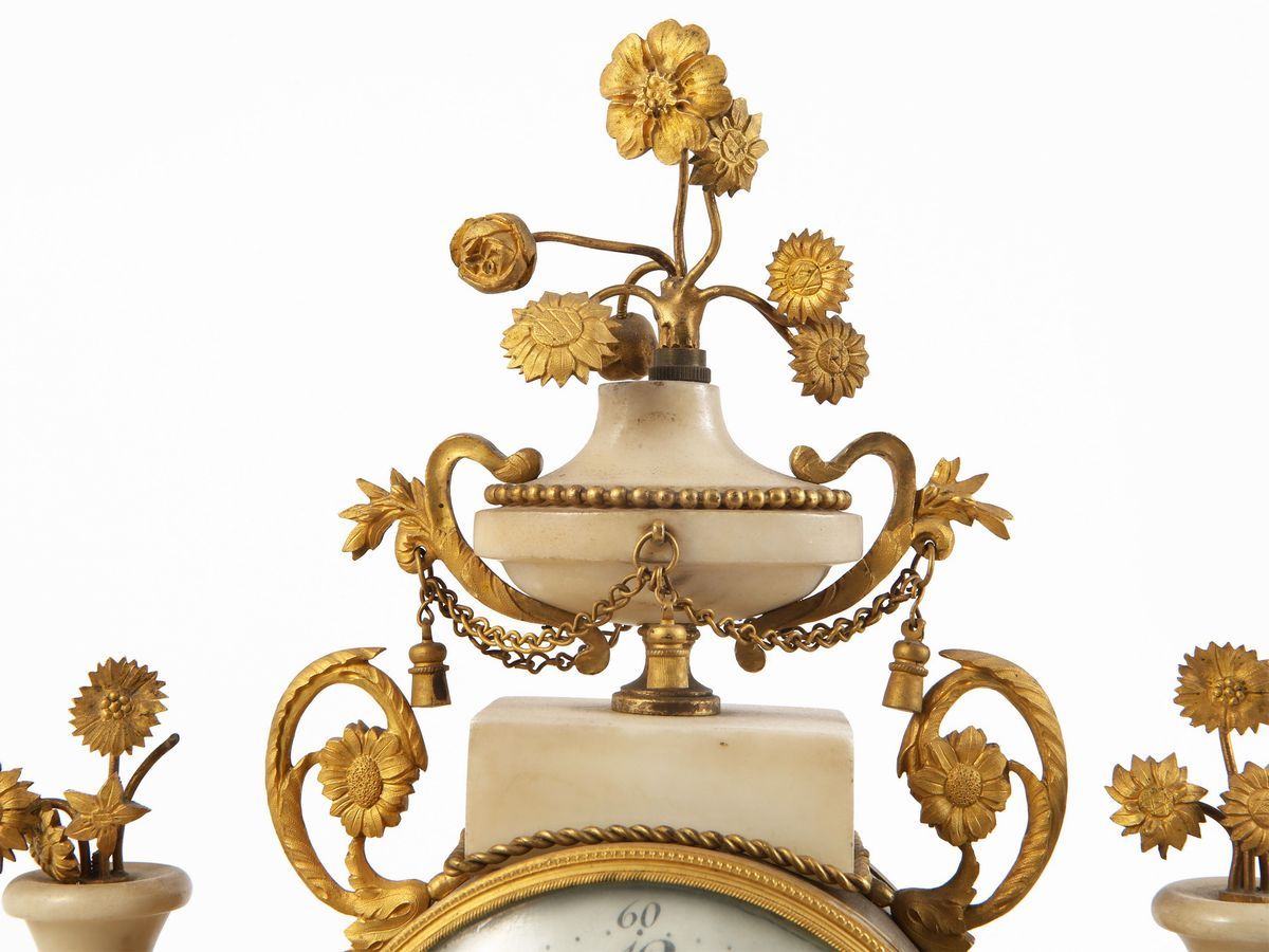 Orologio da Tavolo a Tempietto in Marmo Bianco di Carrara, Meuron