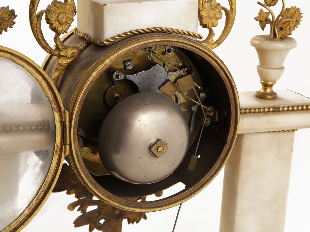 Orologio da Tavolo a Tempietto in Marmo Bianco di Carrara, Meuron