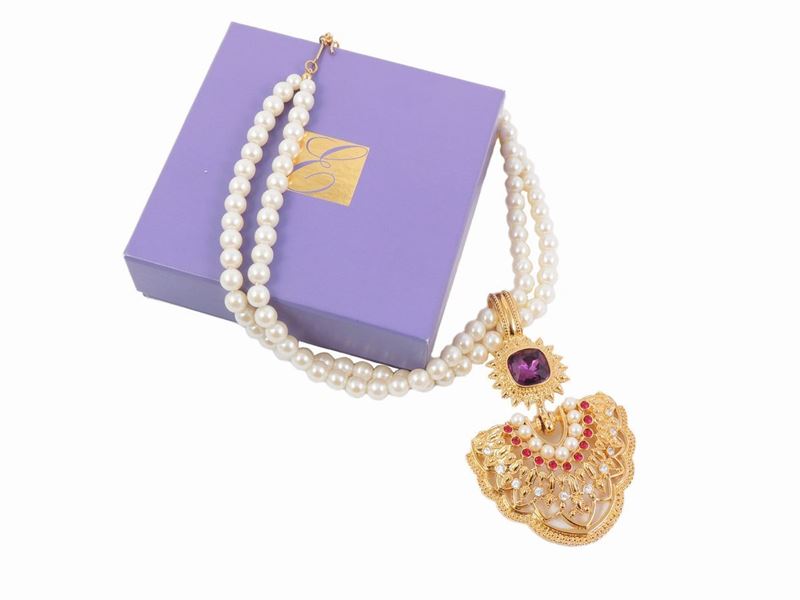 Collana in Perle Simulate e Metallo Dorato, Avon By Elisabeth Taylor