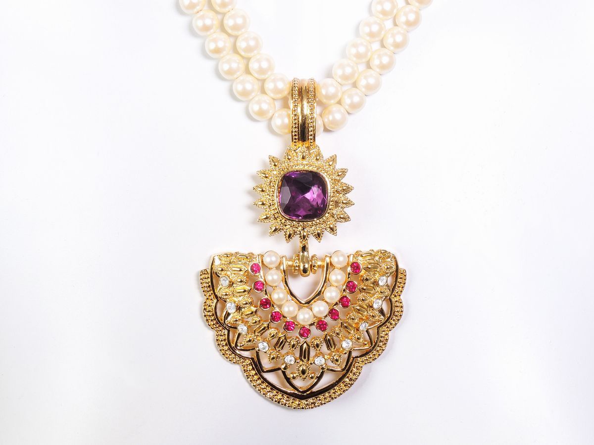 Collana in Perle Simulate e Metallo Dorato, Avon By Elisabeth Taylor