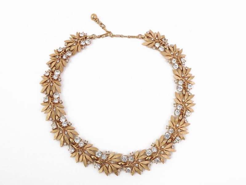 Collana in Metallo Dorato e Strass, Trifari