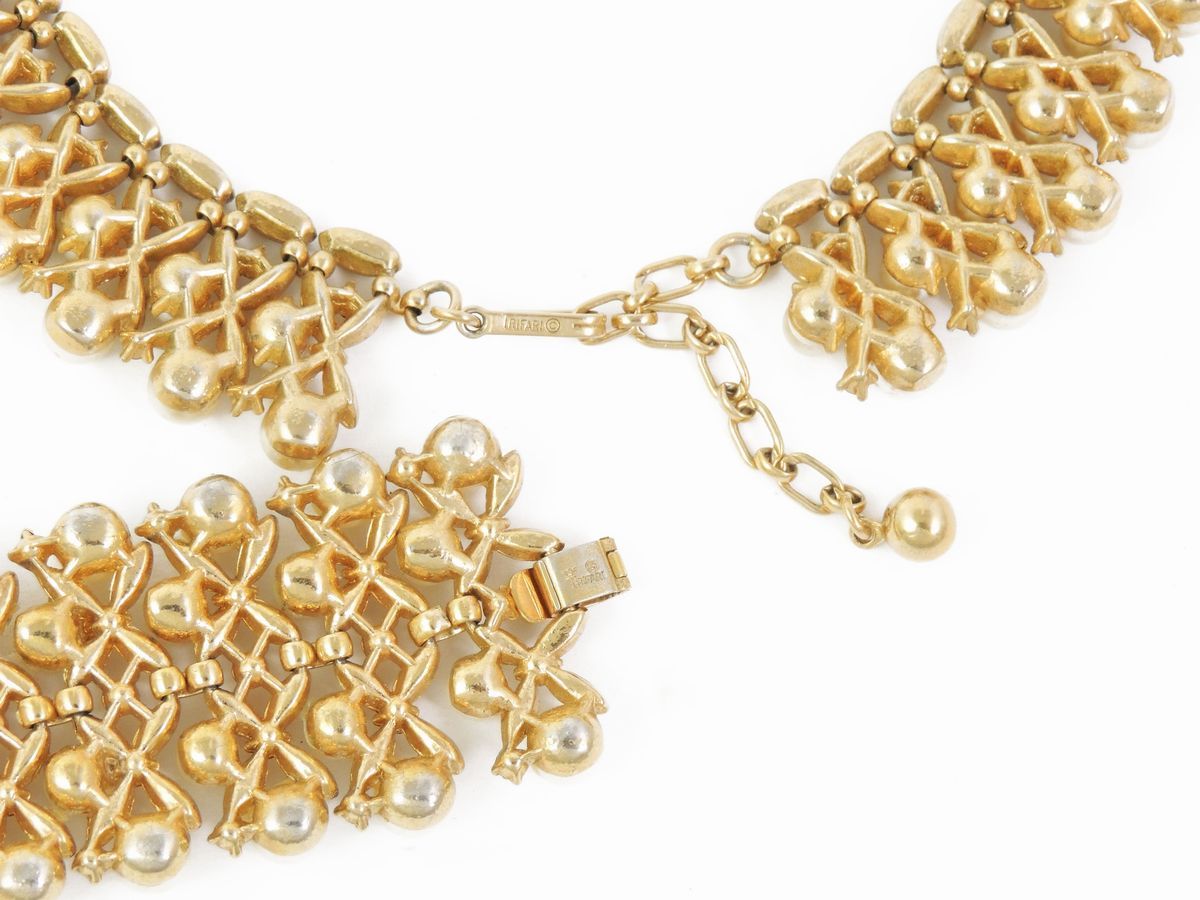 Demi Parure in Metallo Dorato, Trifari