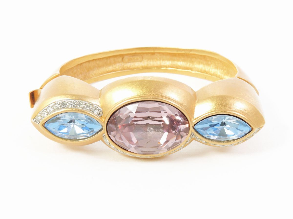 Bracciale Rigido in Metallo Dorato, Strass e Cristalli, Monet