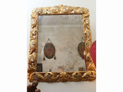 Cornice in Legno Intagliato e Dorato