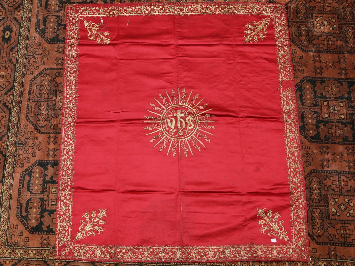 Due Pannelli Ricamati in Seta