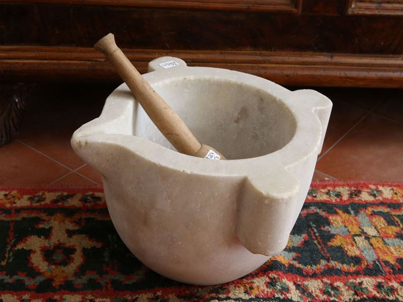 Grande Mortaio in Marmo Bianco