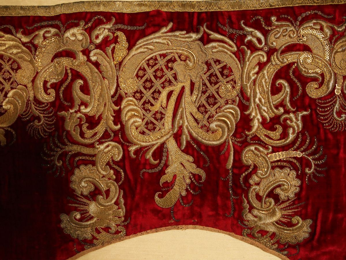 Set da Parata per Destriero in Velluto di Seta Rosso Rubino