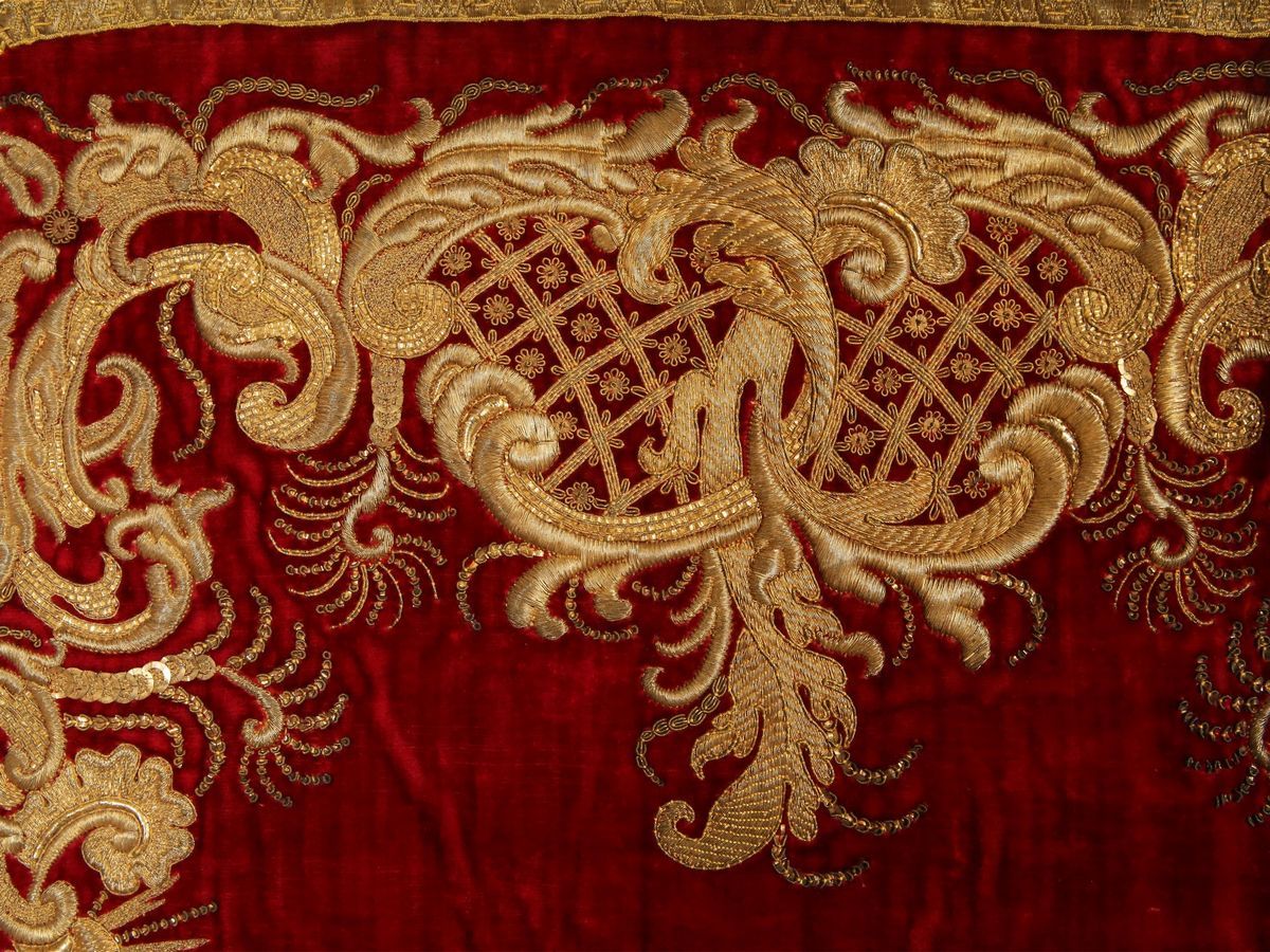Set da Parata per Destriero in Velluto di Seta Rosso Rubino
