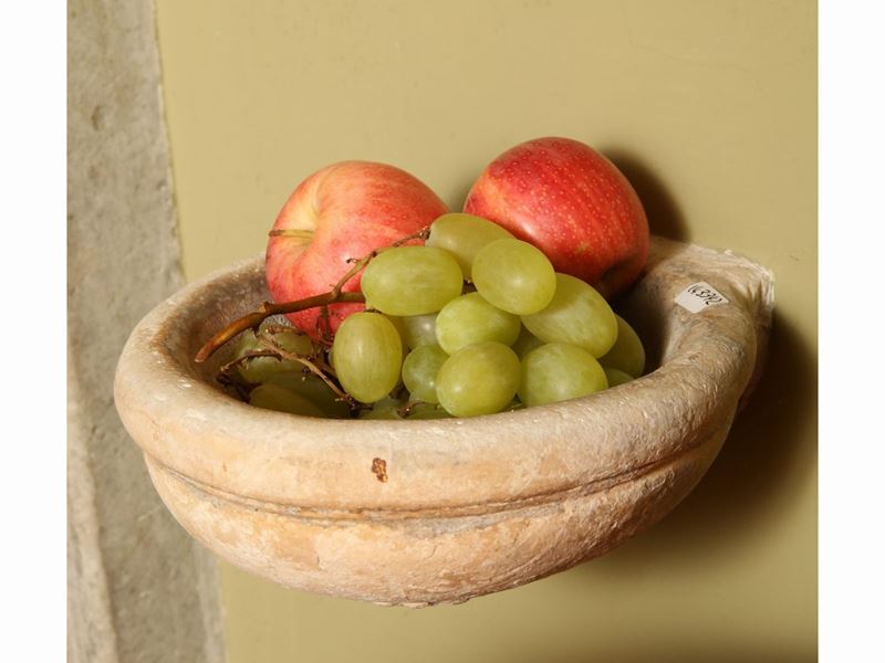 Piccola Acquasantiera in Marmo Bianco