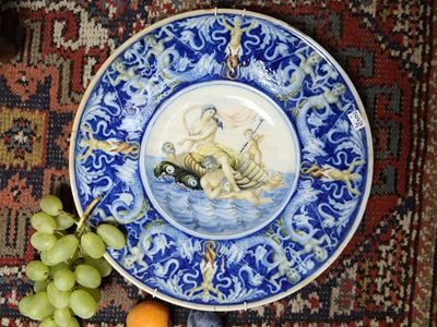 Coppia di Piatti da Parata in Maiolica