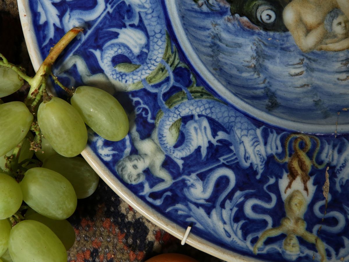 Coppia di Piatti da Parata in Maiolica
