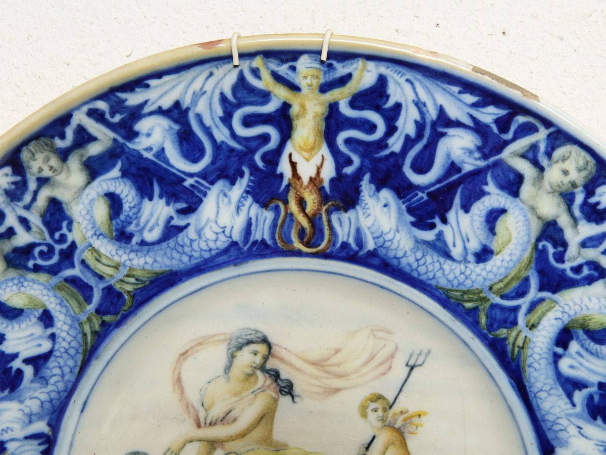 Coppia di Piatti da Parata in Maiolica