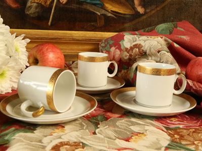 Serie di Diciotto Tazzine da Caffè in Porcellana