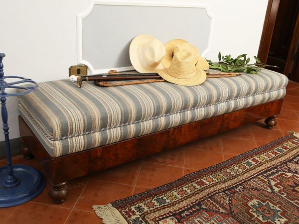 Bench sofa veneered in walnut feather  (first half of the 19th century)  - Auction Furniture and paintings from ancient palace in the Marche - Maison Bibelot - Casa d'Aste Firenze - Milano