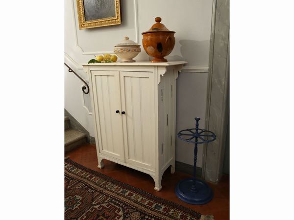 Pantry cabinet in white lacquered wood