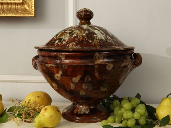 Large tureen in popular glazed terracotta  (19th / 20th century)  - Auction Furniture and paintings from ancient palace in the Marche - Maison Bibelot - Casa d'Aste Firenze - Milano