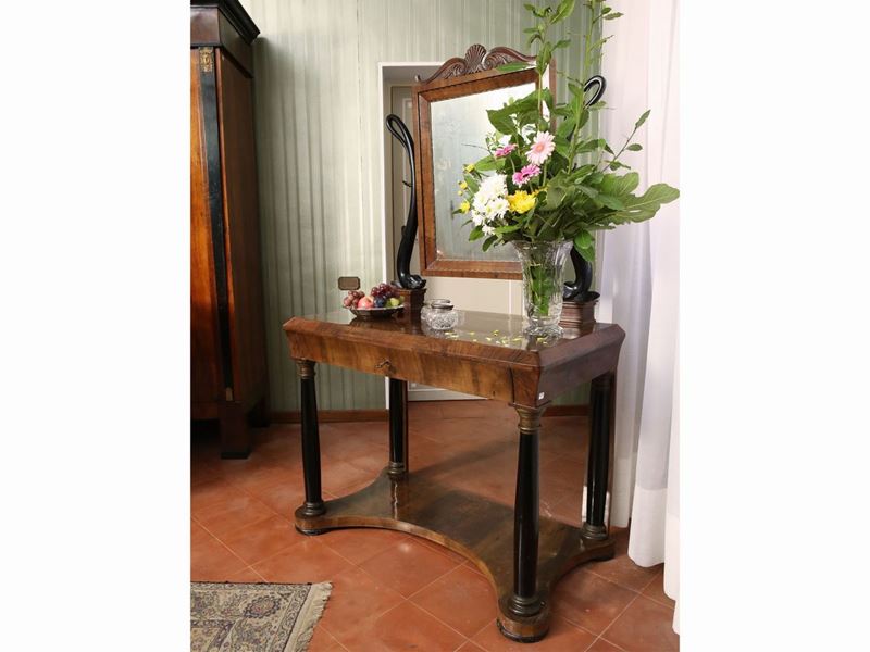 Toilette Impiallacciata in Piuma di Noce