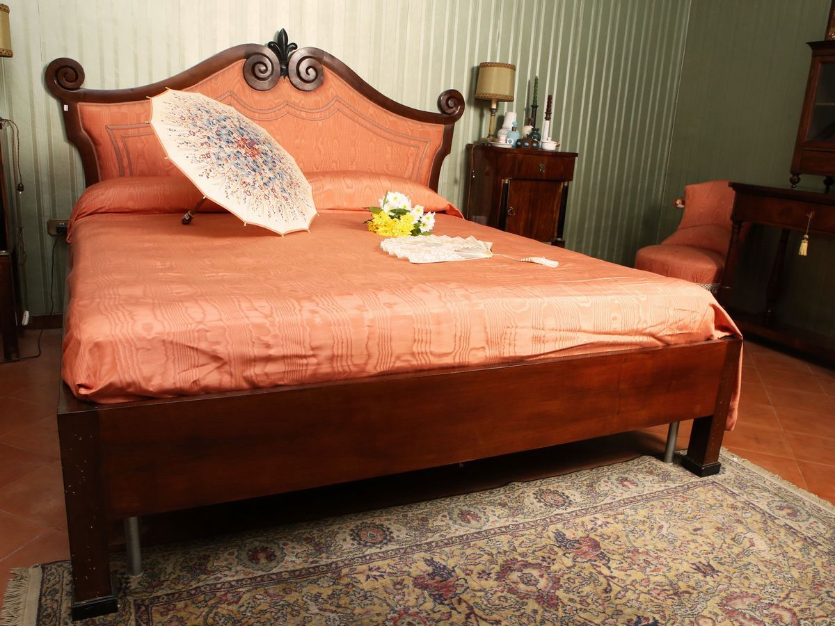 Letto Matrimoniale in Noce