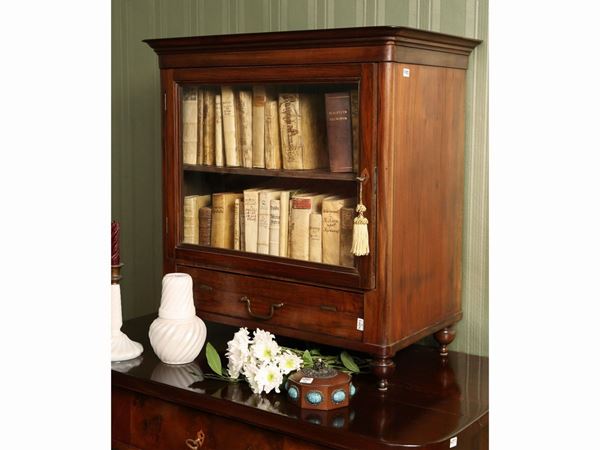 Small bookcase - travel desk veneered in walnut feather