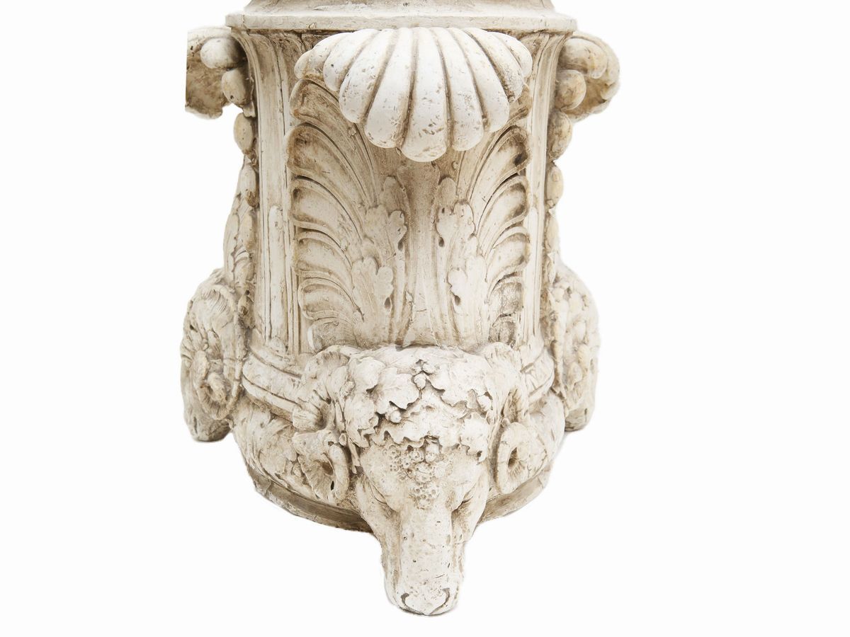 Capitello in Legno e Materiale Composito Laccato Bianco