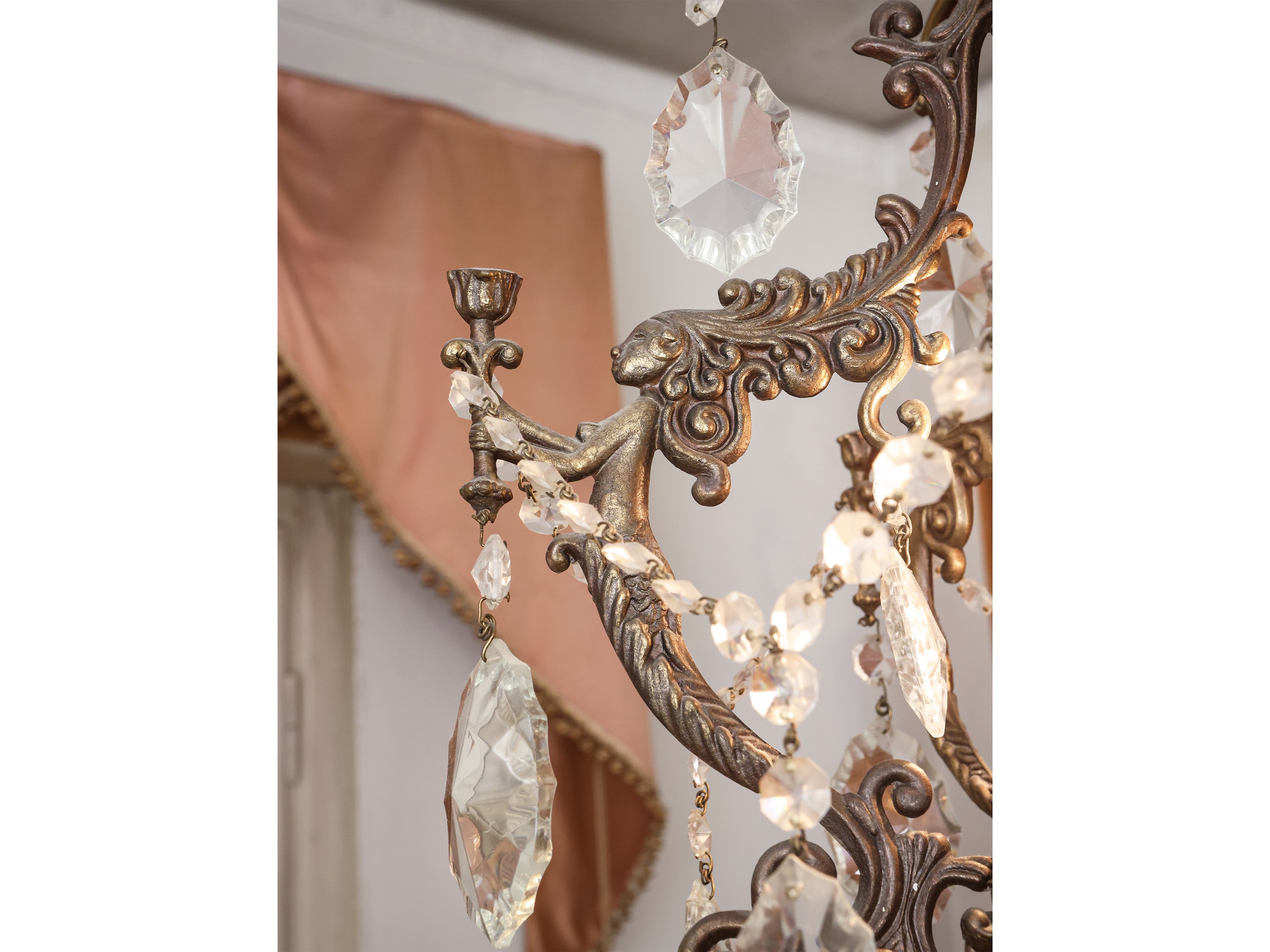 Due Complementi di Arredo in Metallo