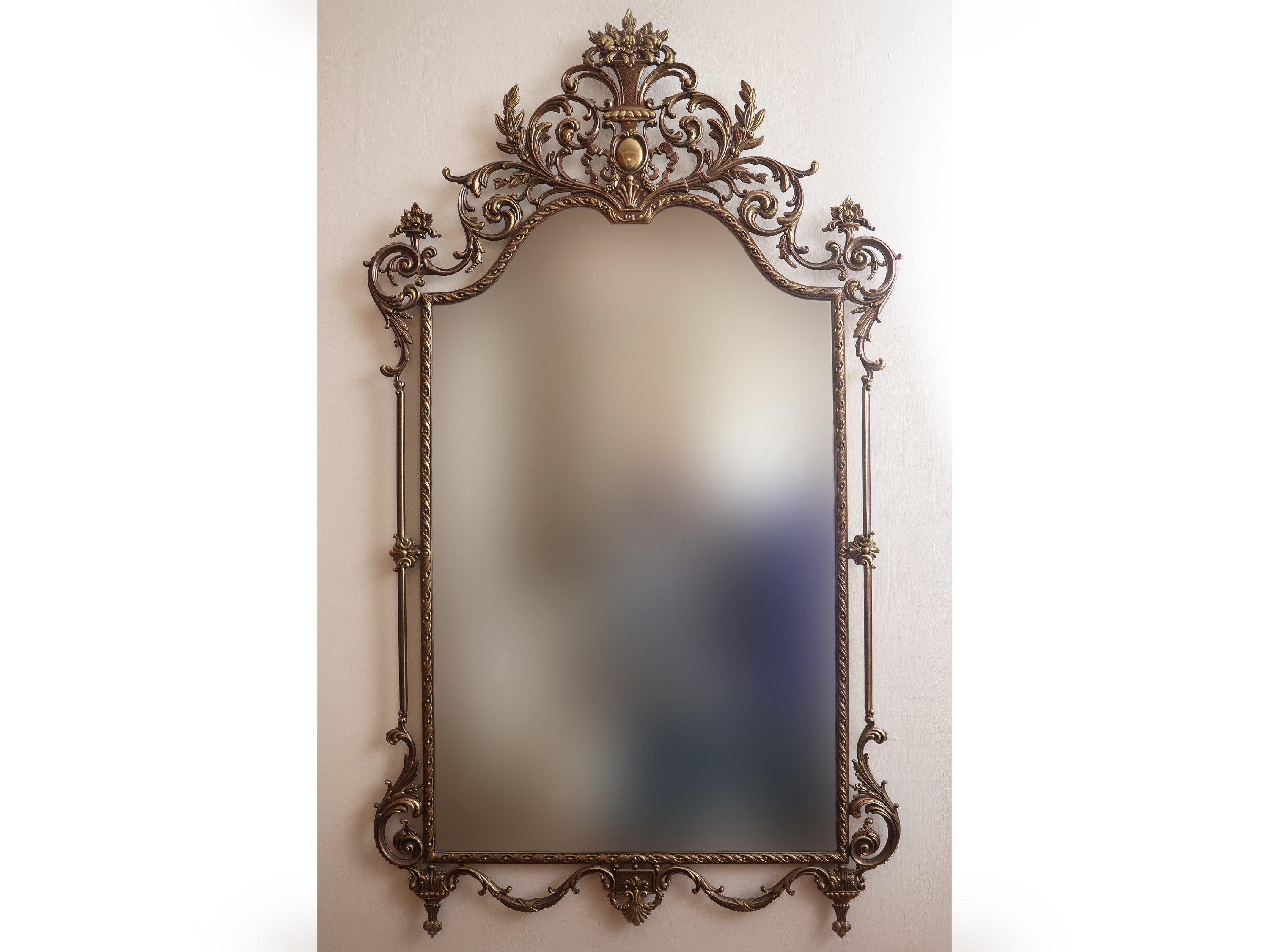 Due Complementi di Arredo in Metallo