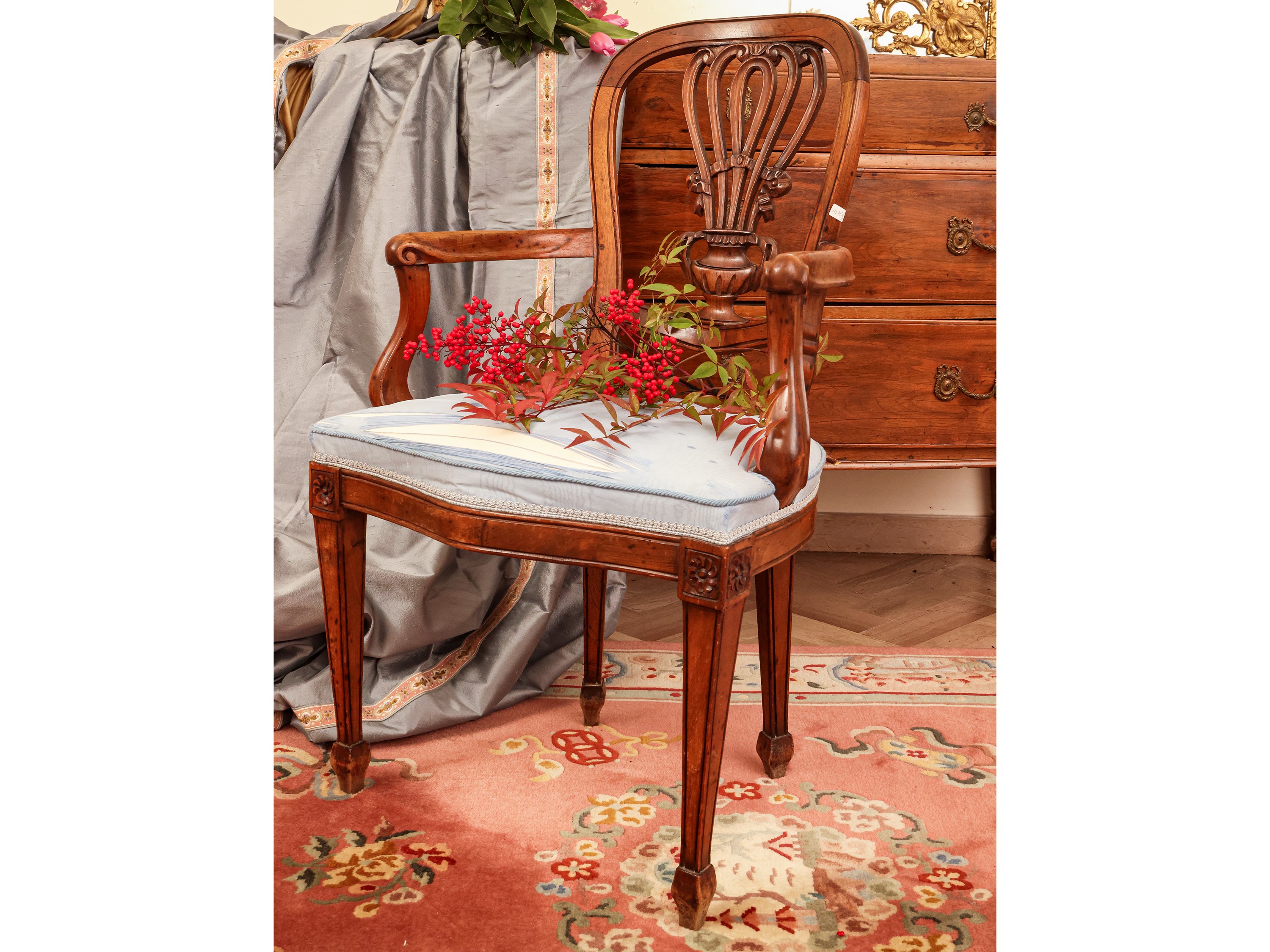 Poltroncina in Noce con Sedia En Pendant