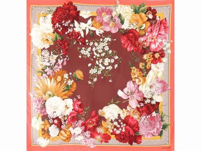 Due Foulard, Valentino