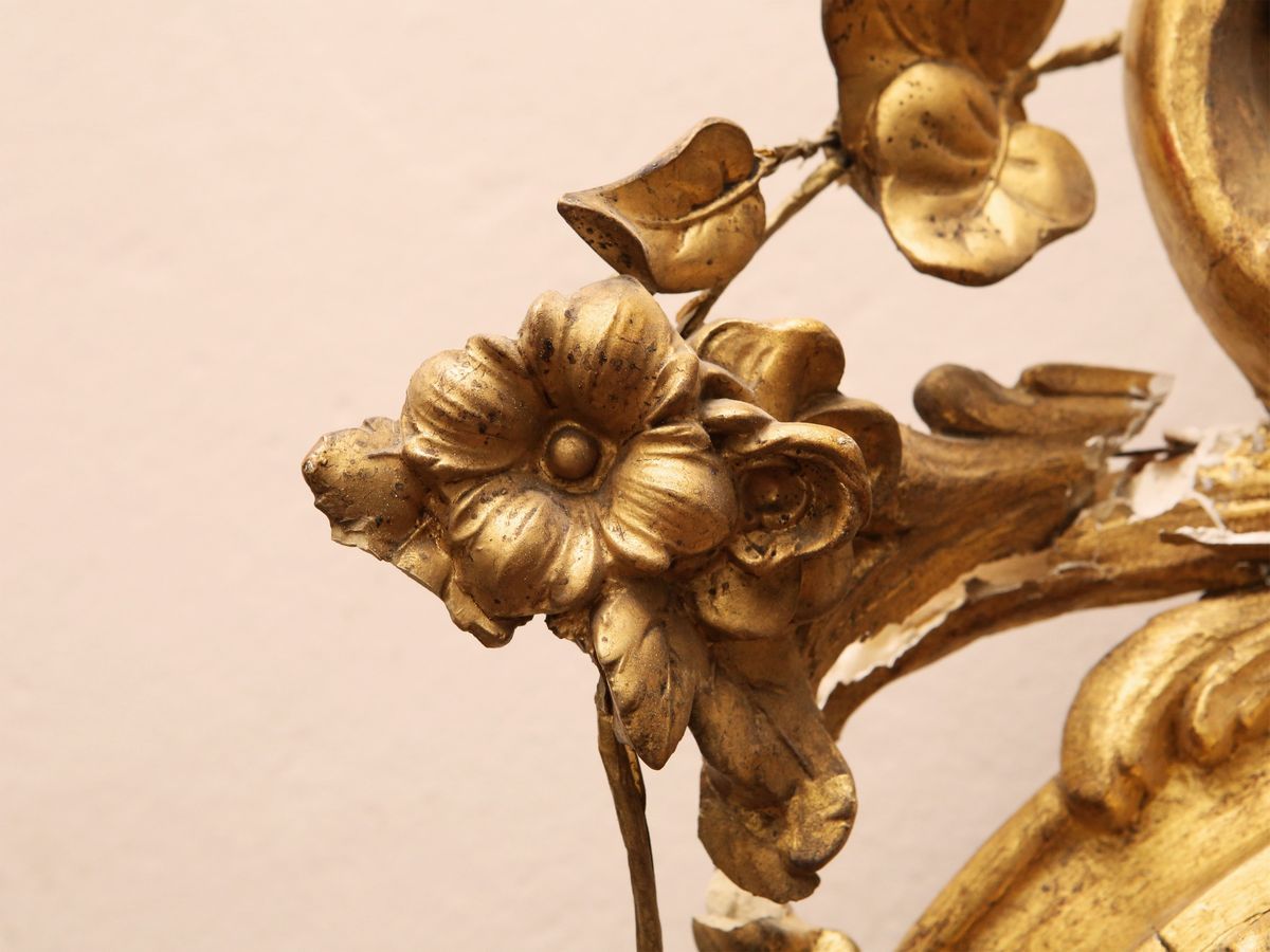 Grande Specchiera in Legno e Pastiglia Dorata