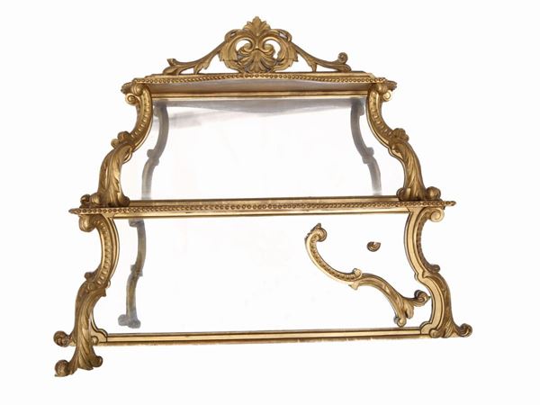 Hanging etagere in carved and gilded wood