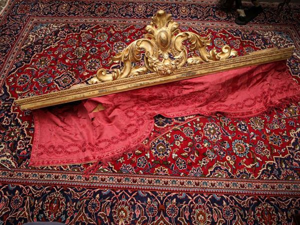 Valance in gilded wood