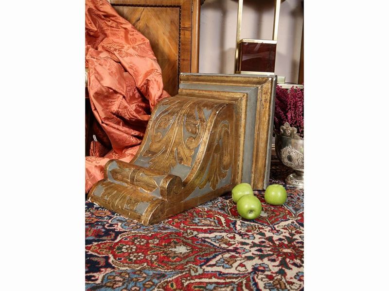 Grande Mensola in Legno Laccato e Lumeggiato in Oro