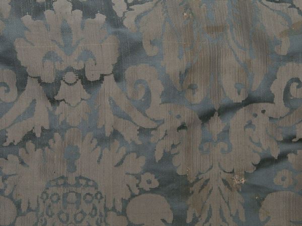 Double bed cover in sugar paper color damask silk