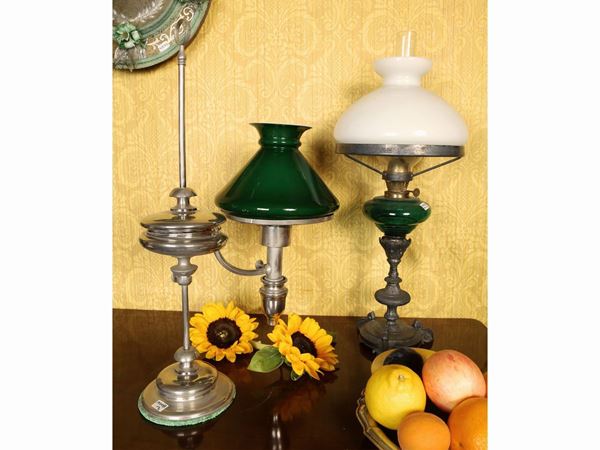 Two table lamps in dark green glass and metal