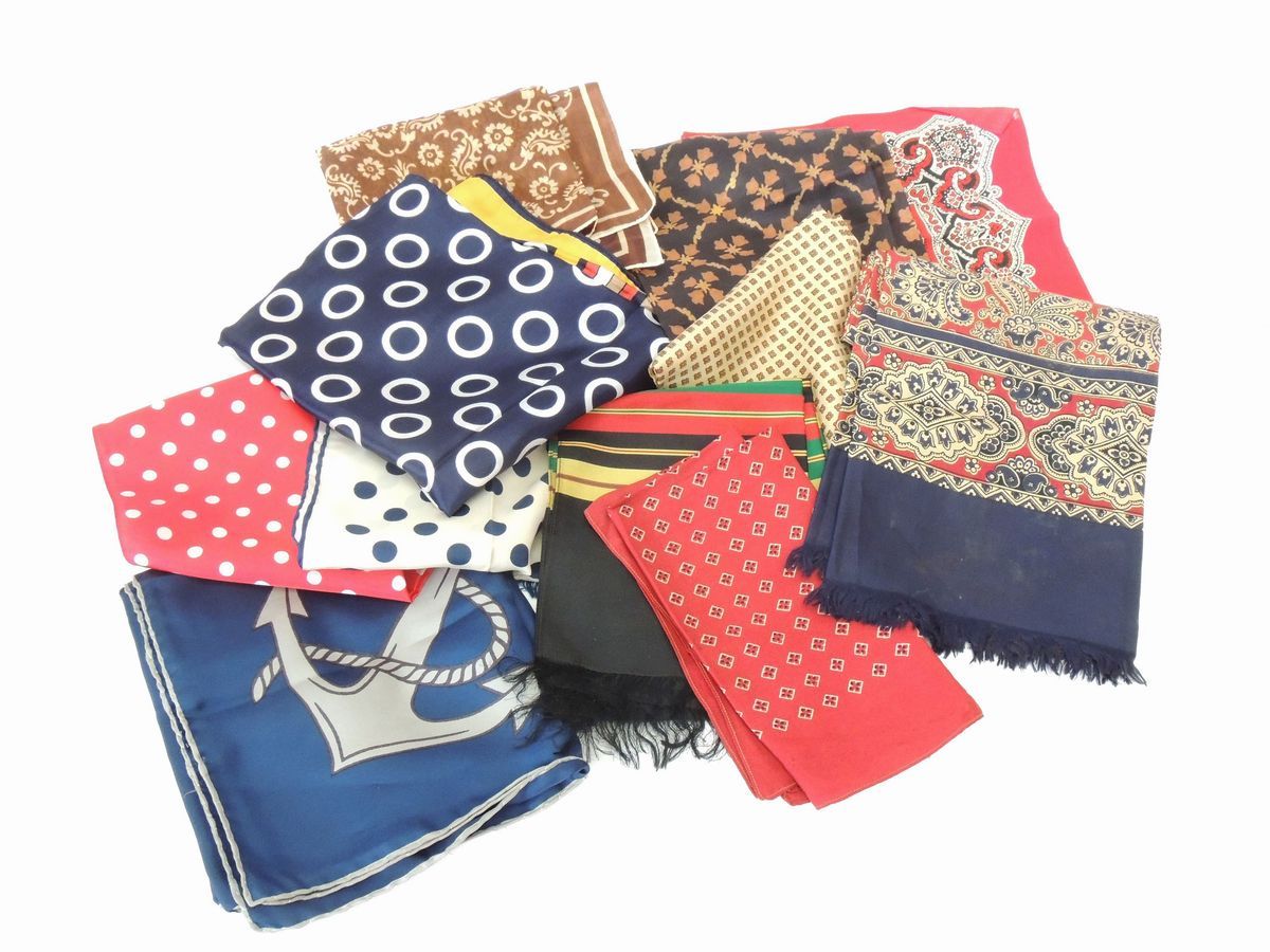 Lotto di Foulard e Sciarpe