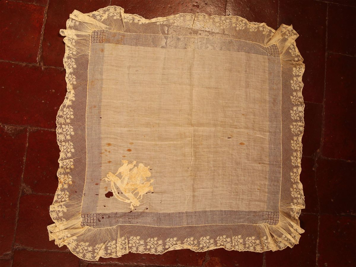 Antico Fazzoletto in Bisso di Seta