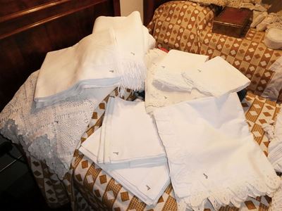 Lotto di Biancheria D'epoca per Letto Singolo