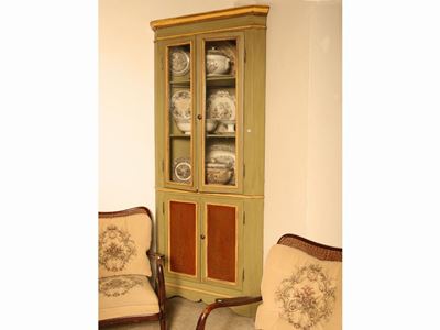 Angoliera in Legno Tenero Laccato