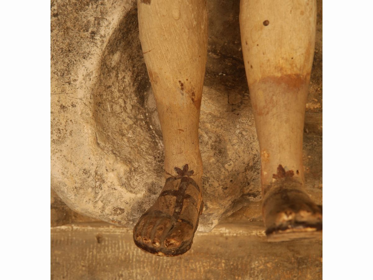 Figura di Santa in Legno Laccato