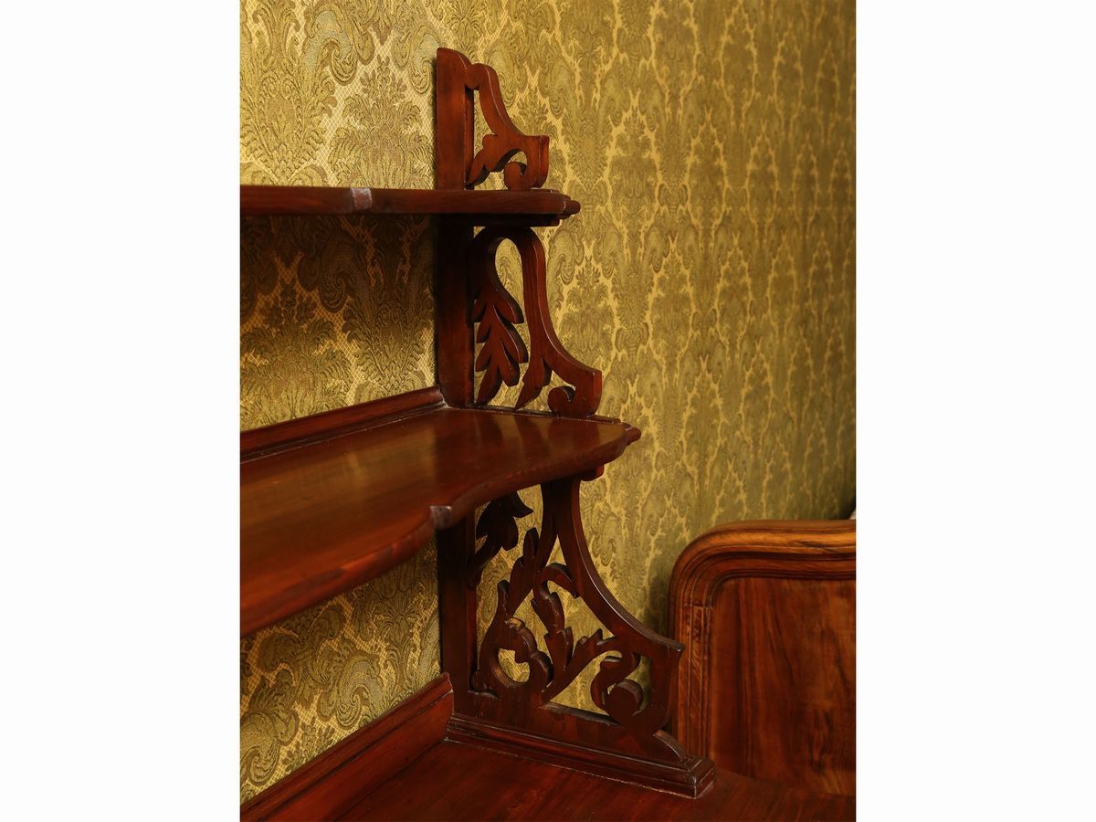 Scrittoio con Alzata in Legno Tenero