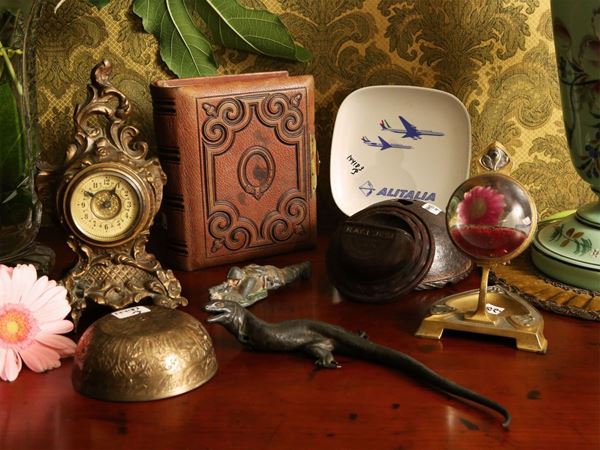 Lot of vintage curios  (19th / 20th century)  - Auction Furniture and paintings from ancient palace in the Marche - Maison Bibelot - Casa d'Aste Firenze - Milano