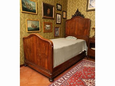 Letto Singolo Impiallacciato in Piuma di Noce