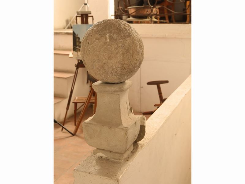 Antica Sfera in Pietra