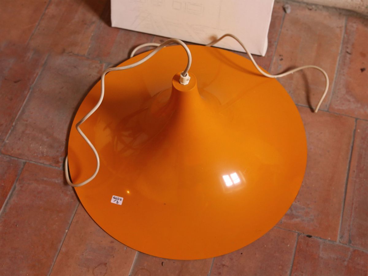 Coppia di Applique Circolari in Materiale Plastico Bianco