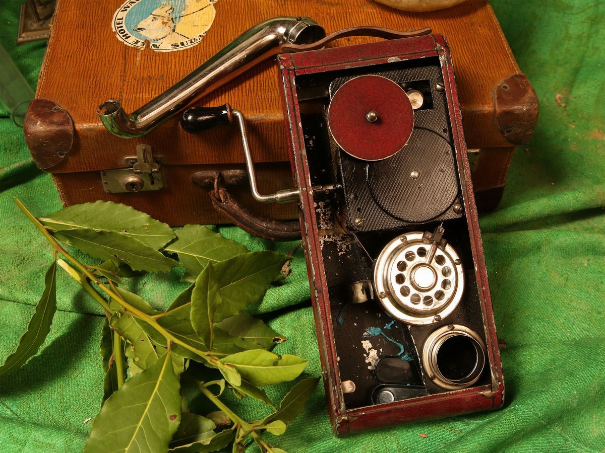 Miscellanea di Vetri per Lumi Ad Olio ed Altre Curiosità Vintage