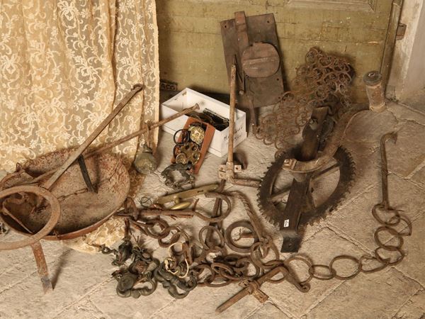 Miscellaneous of vintage iron accessories