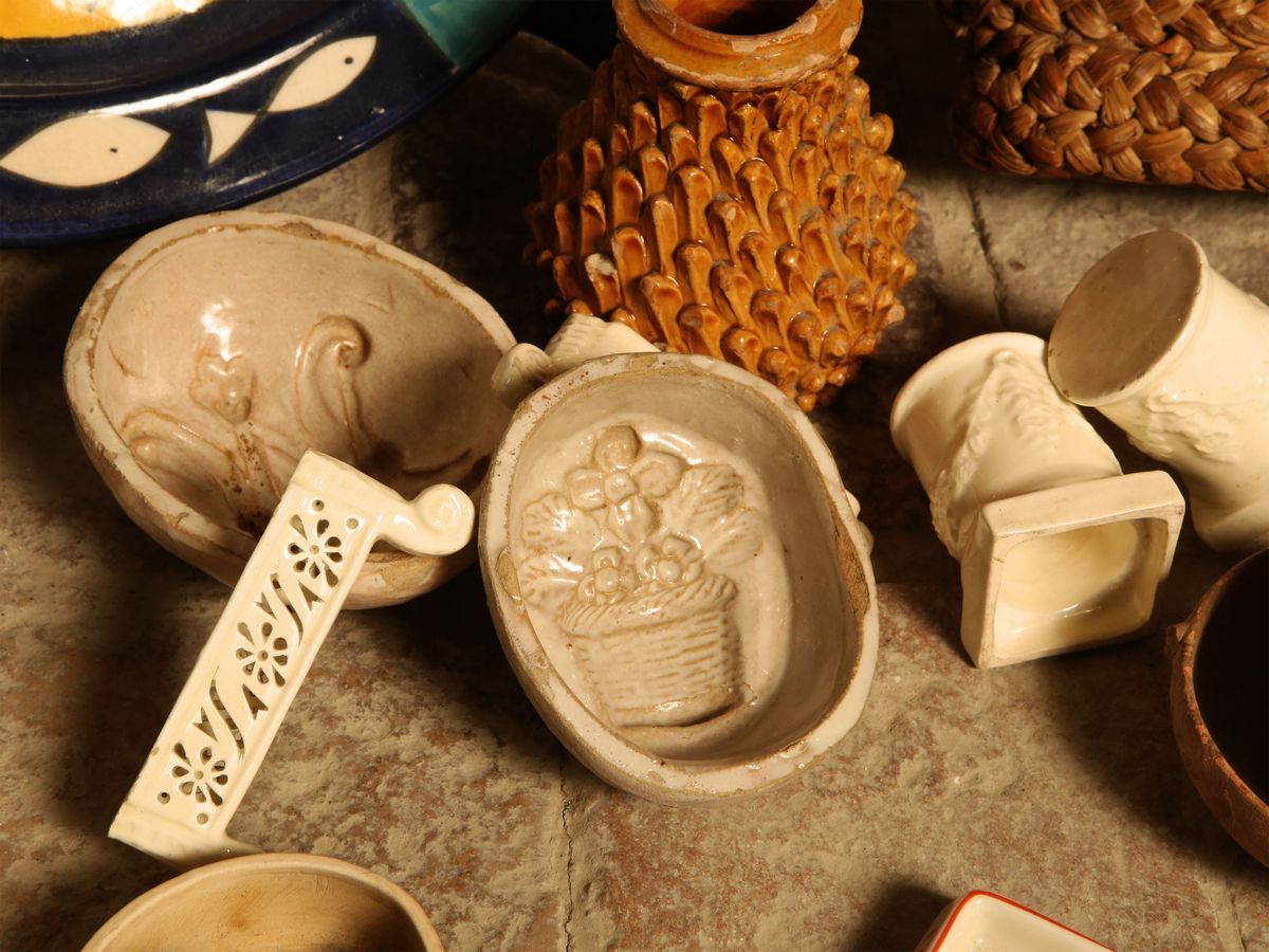 Lotto di Curiosità in Terraglia e Ceramica